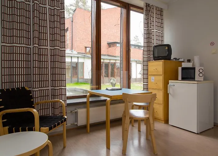 Town Hall Guestroom *